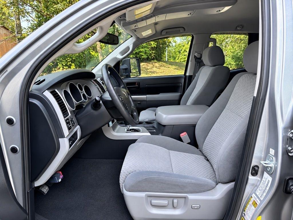 Toyota Tundra 4WD Truck  2013
