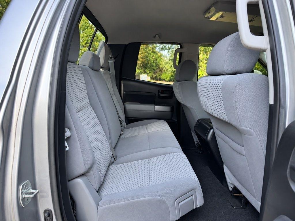 Toyota Tundra 4WD Truck  2013