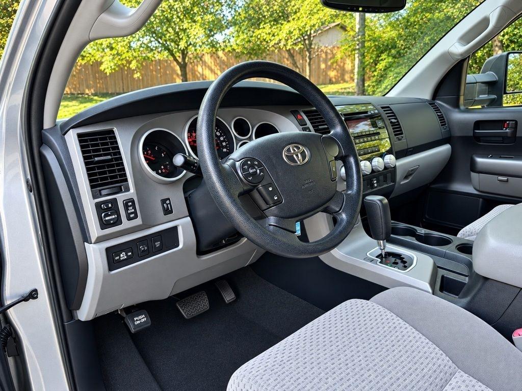 Toyota Tundra 4WD Truck  2013