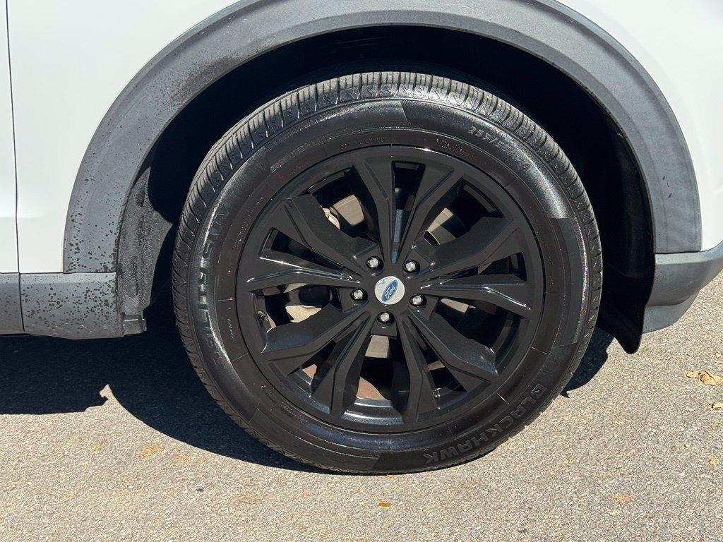 Ford Explorer photo 9