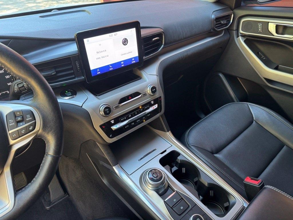 Ford Explorer photo 15