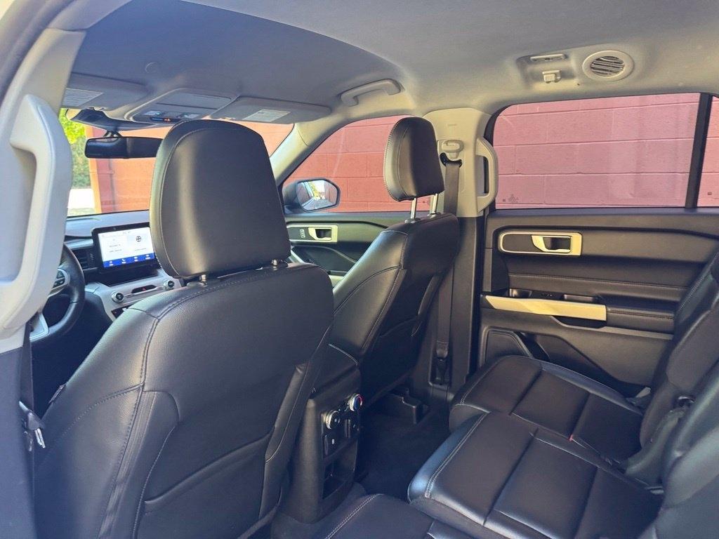 Ford Explorer photo 21
