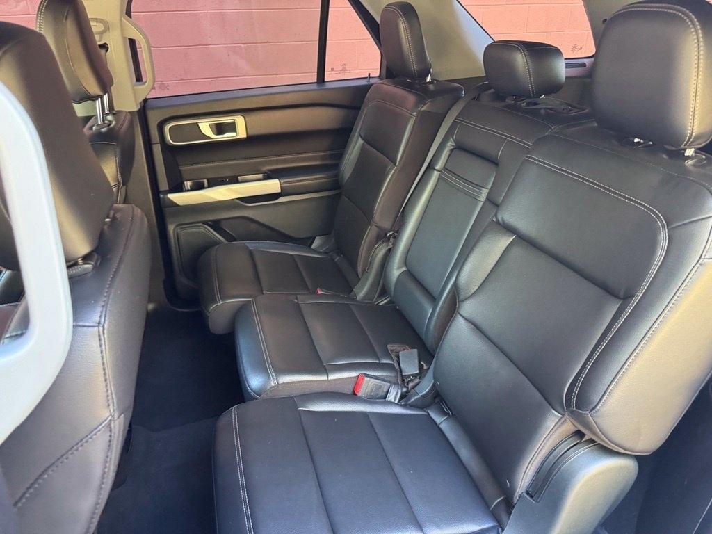 Ford Explorer photo 22