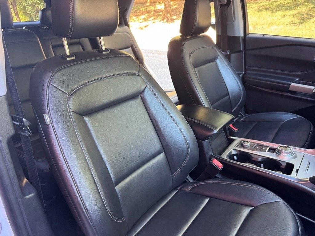 Ford Explorer photo 31