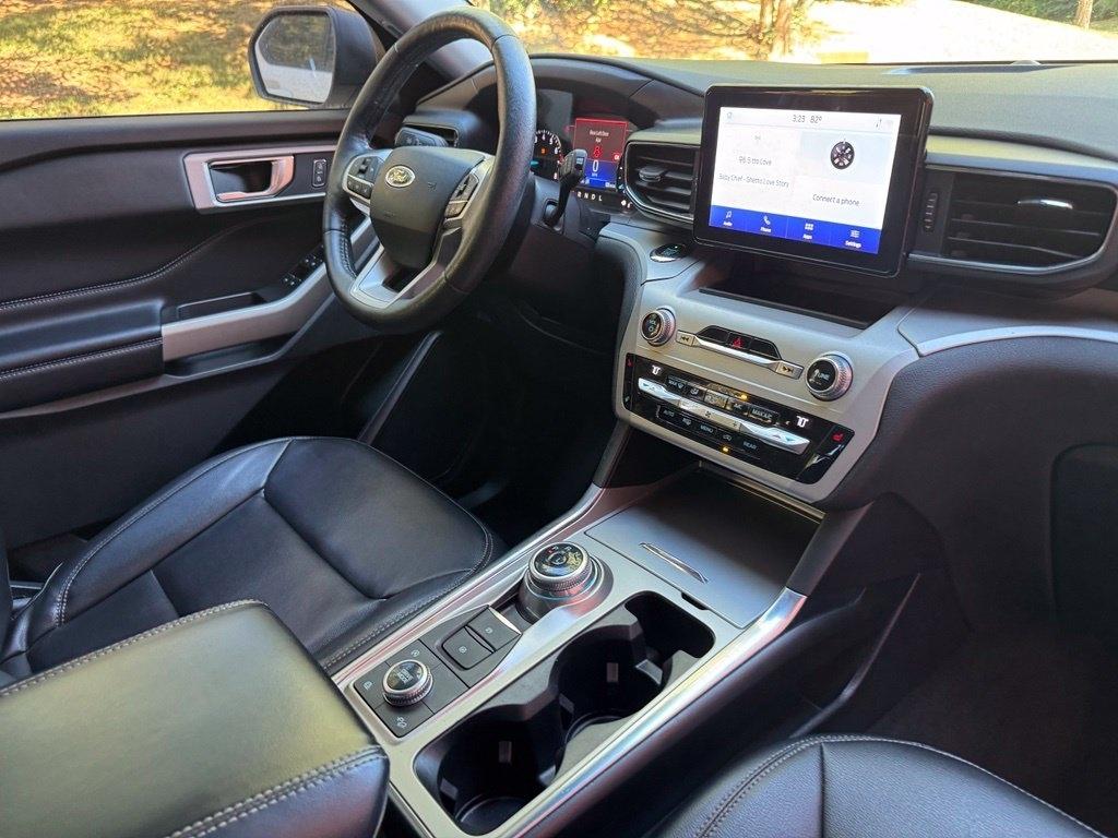 Ford Explorer photo 32