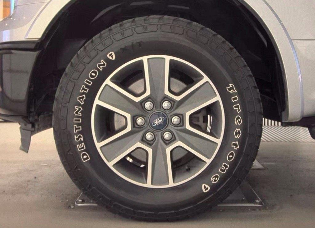 Ford F-150 photo 5