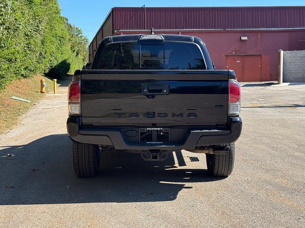 Toyota Tacoma photo 5