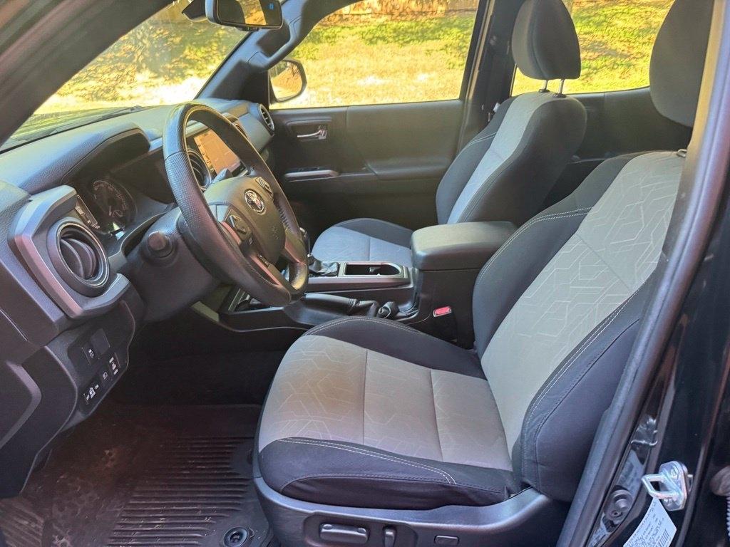 Toyota Tacoma photo 6