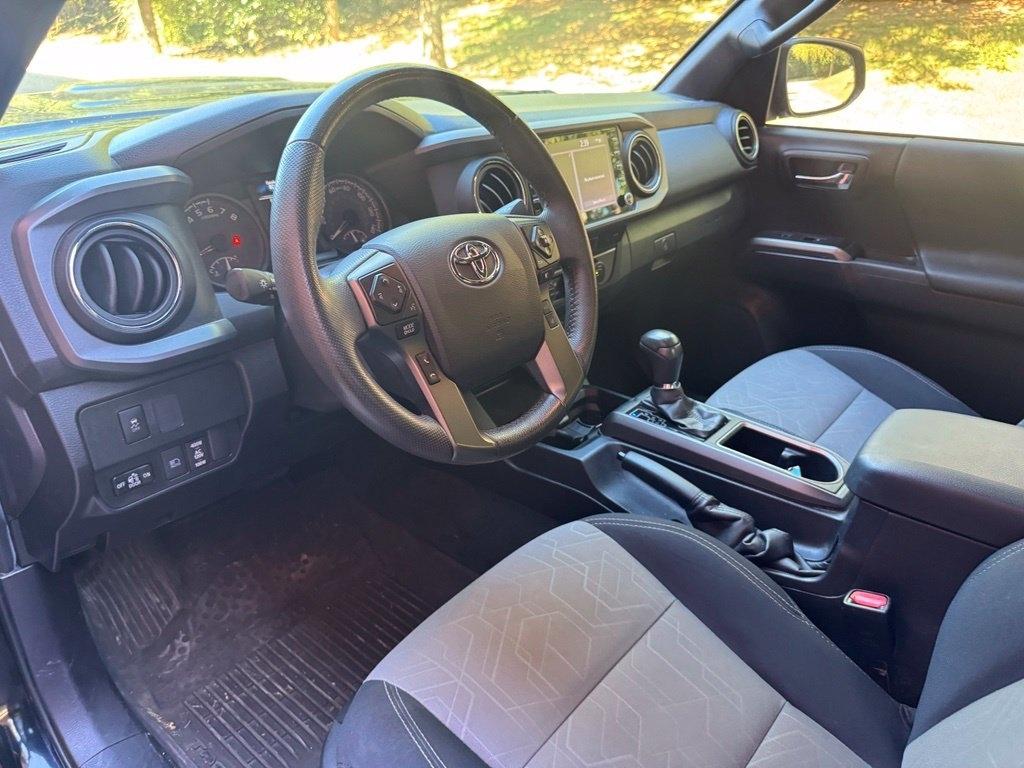 Toyota Tacoma photo 8