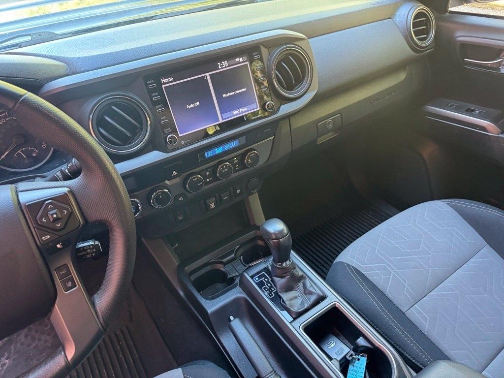 Toyota Tacoma photo 10