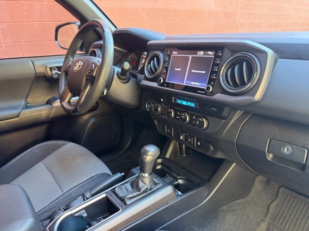 Toyota Tacoma photo 15