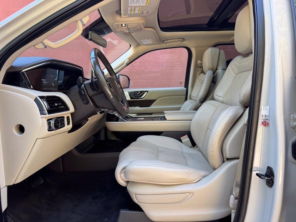 Lincoln Navigator L photo 9