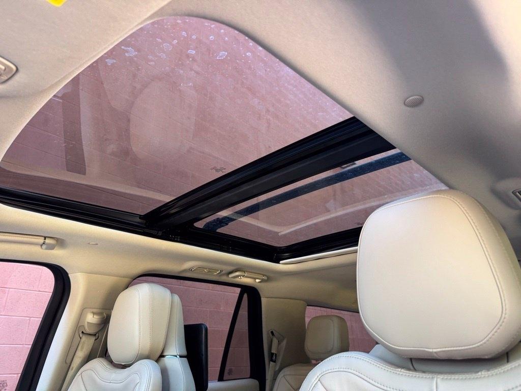 Lincoln Navigator L photo 15