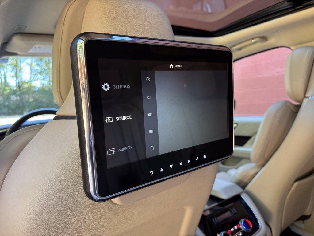 Lincoln Navigator L photo 26