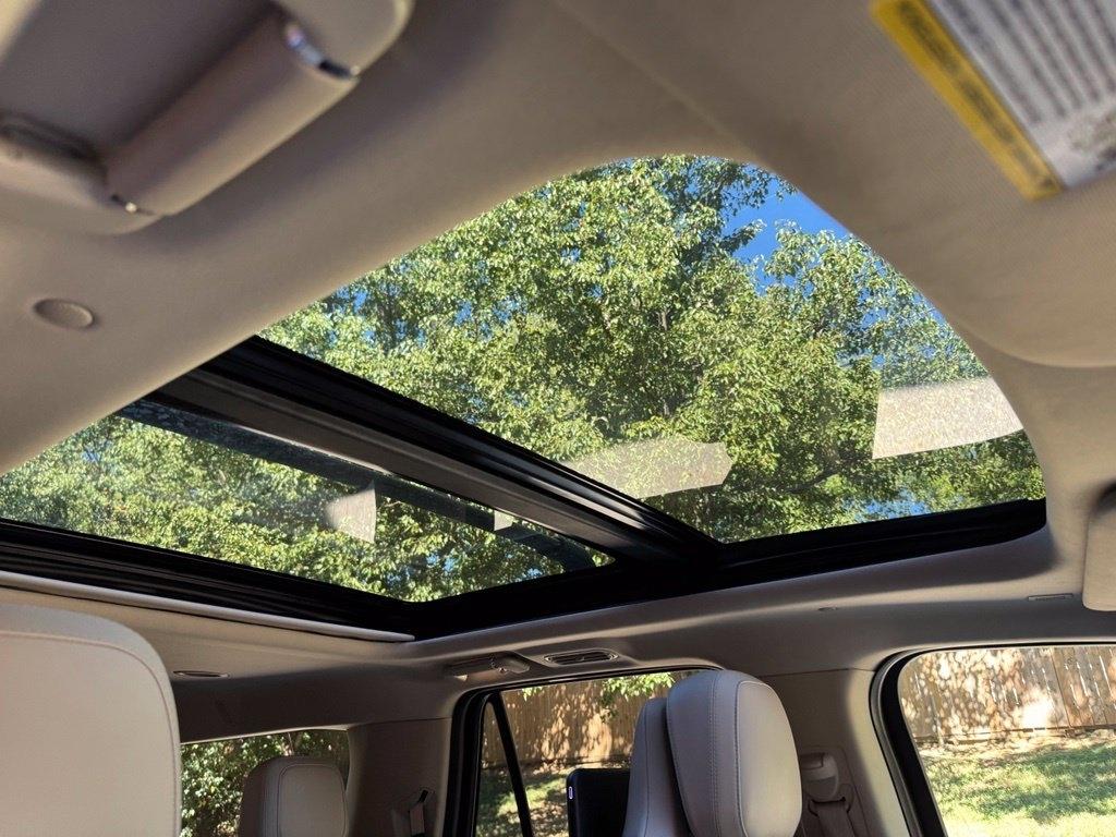 Lincoln Navigator L photo 42