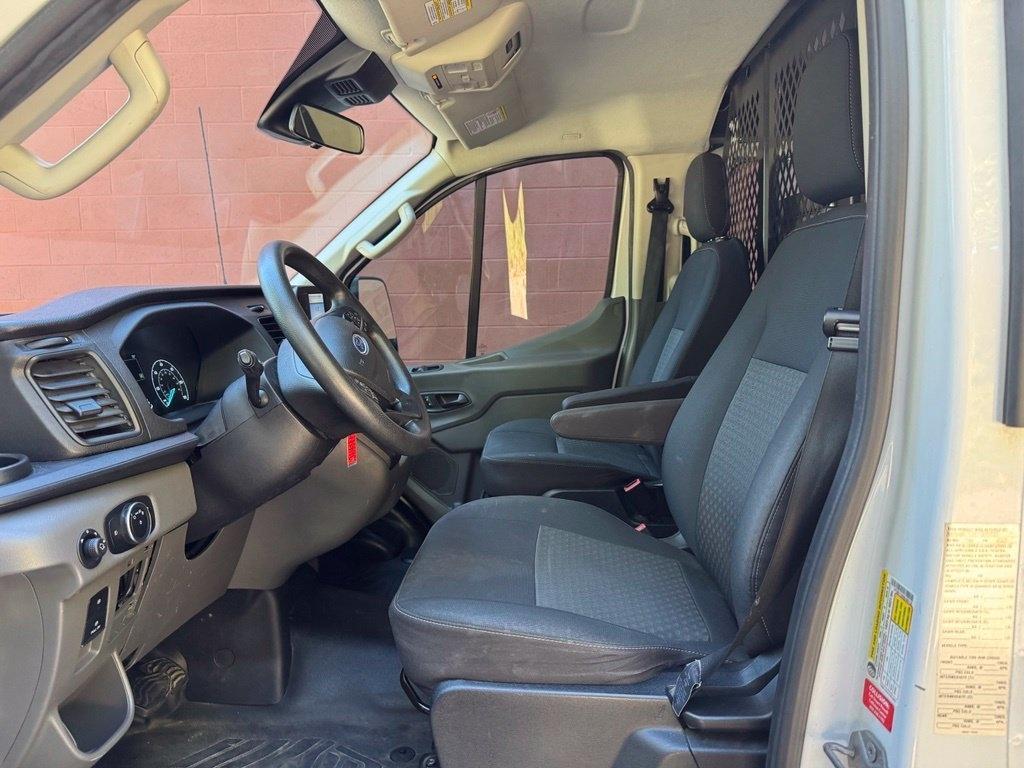 Ford Transit photo 8