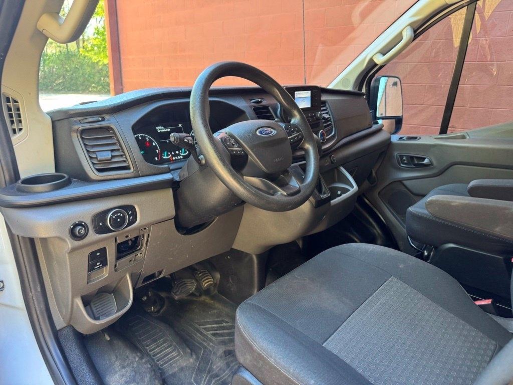 Ford Transit photo 10