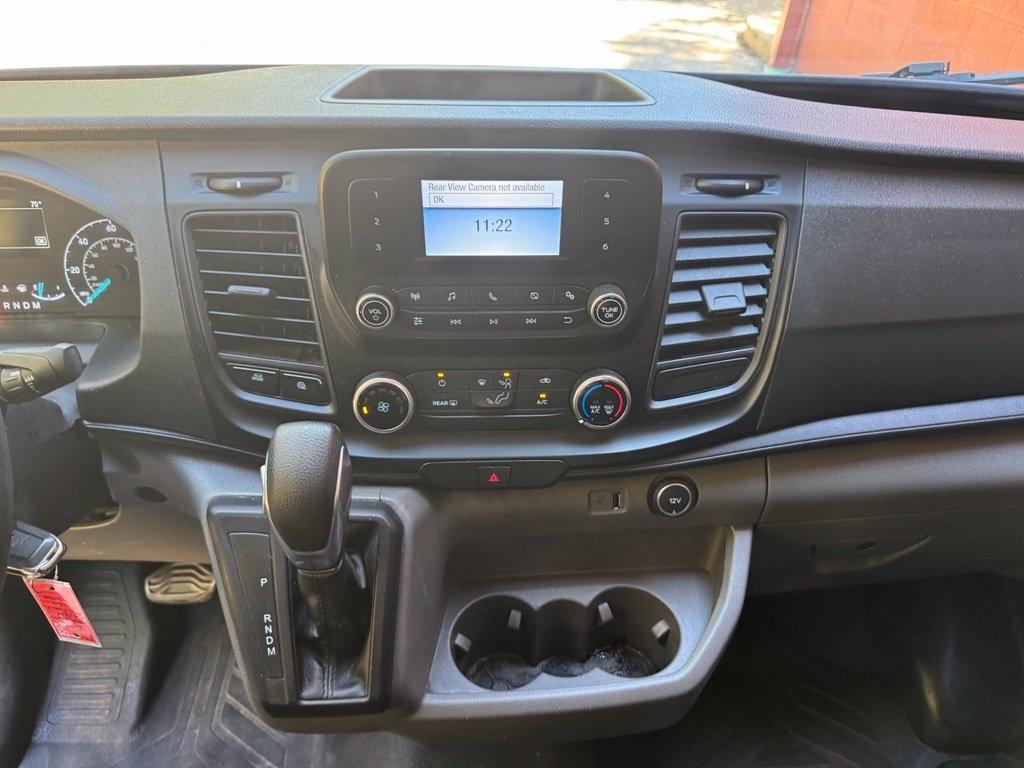 Ford Transit photo 14