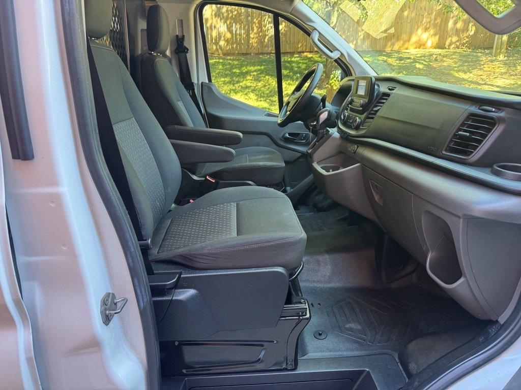 Ford Transit photo 15