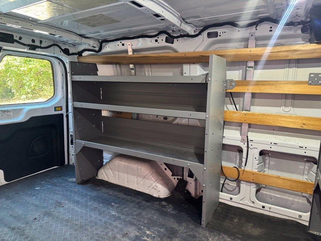 Ford Transit photo 21