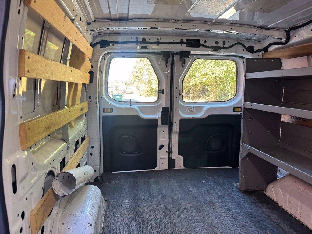 Ford Transit photo 22