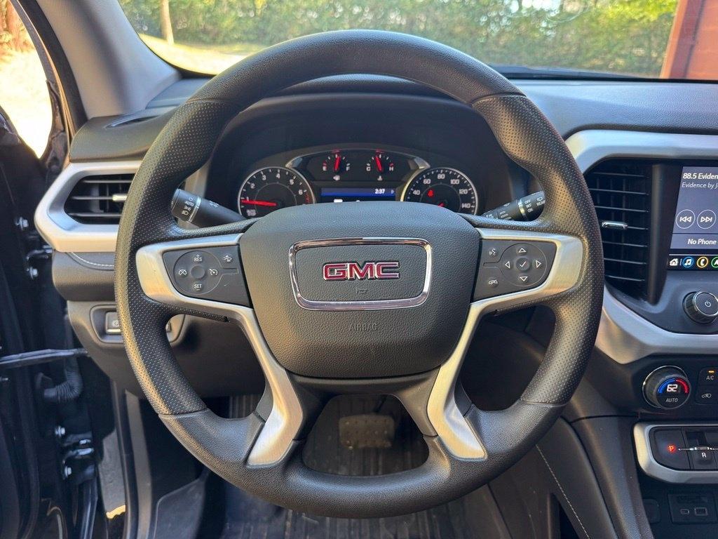 GMC Acadia photo 10