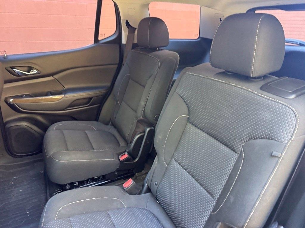 GMC Acadia photo 15