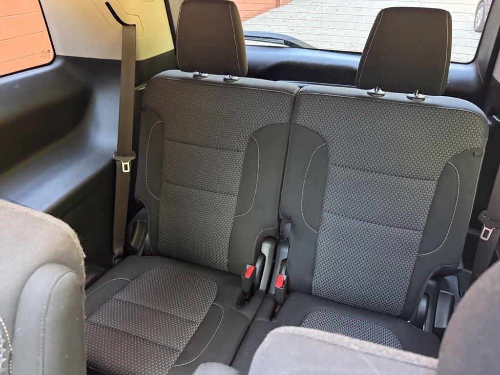 GMC Acadia photo 18