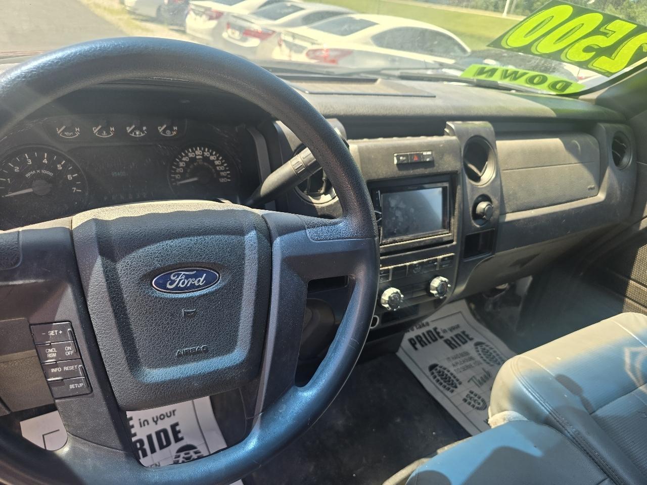 Ford F-150 2WD Reg Cab 126" XL 2011