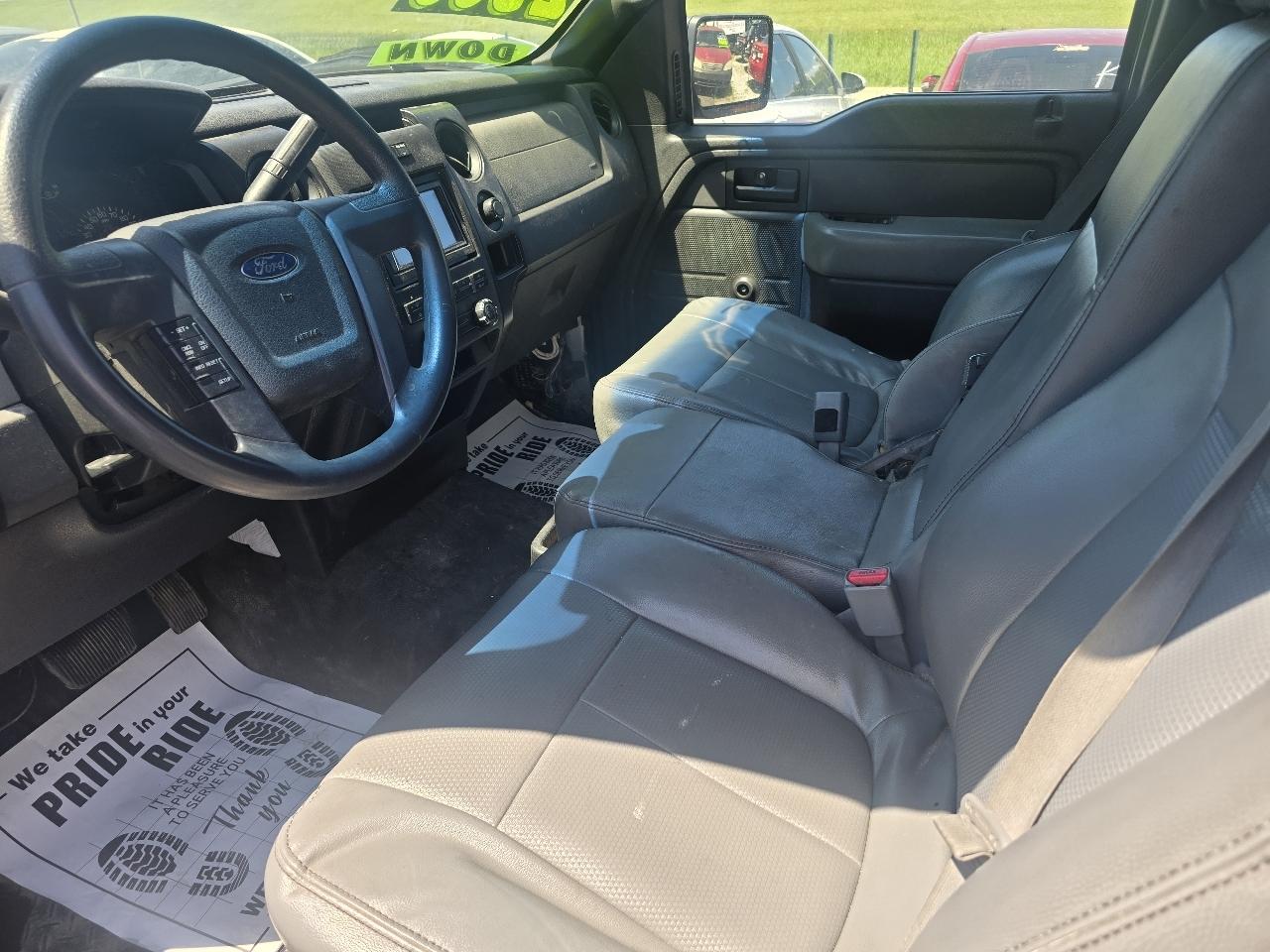 Ford F-150 2WD Reg Cab 126" XL 2011
