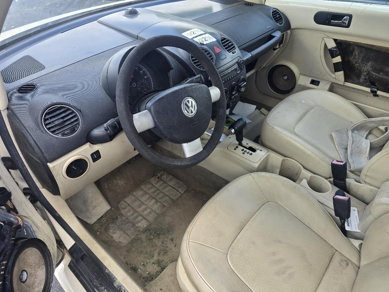 Volkswagen New Beetle S Convertible 2008