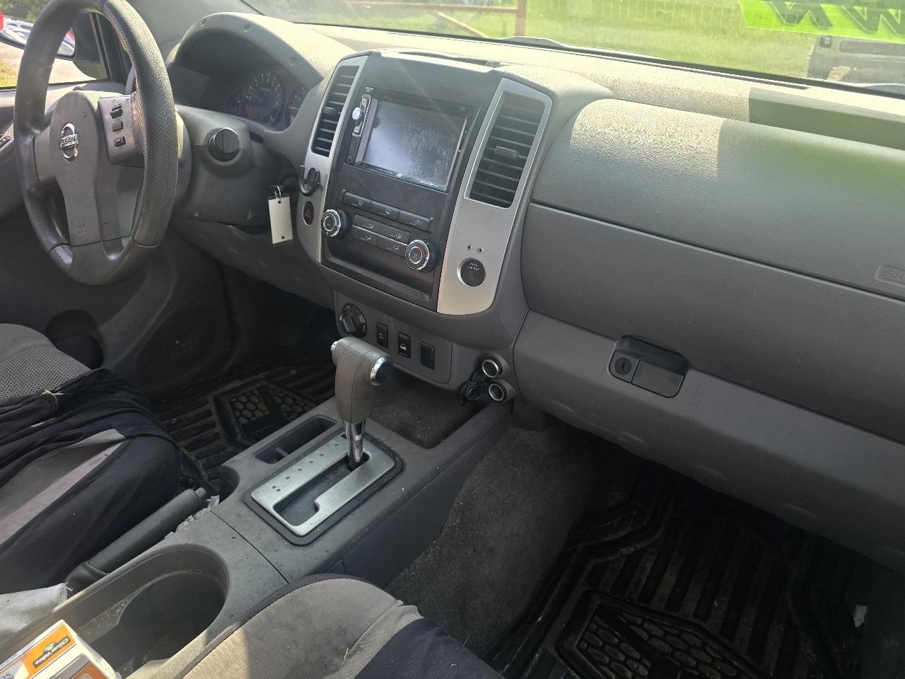 Nissan Frontier LE Crew Cab LWB 4WD 2010