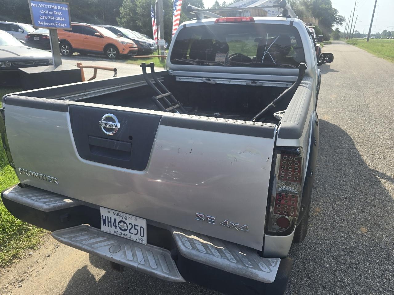 Nissan Frontier LE Crew Cab LWB 4WD 2010