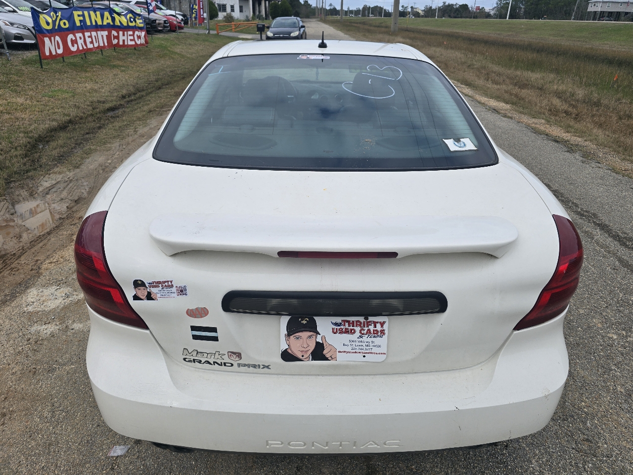 Pontiac Grand Prix Sedan 2008