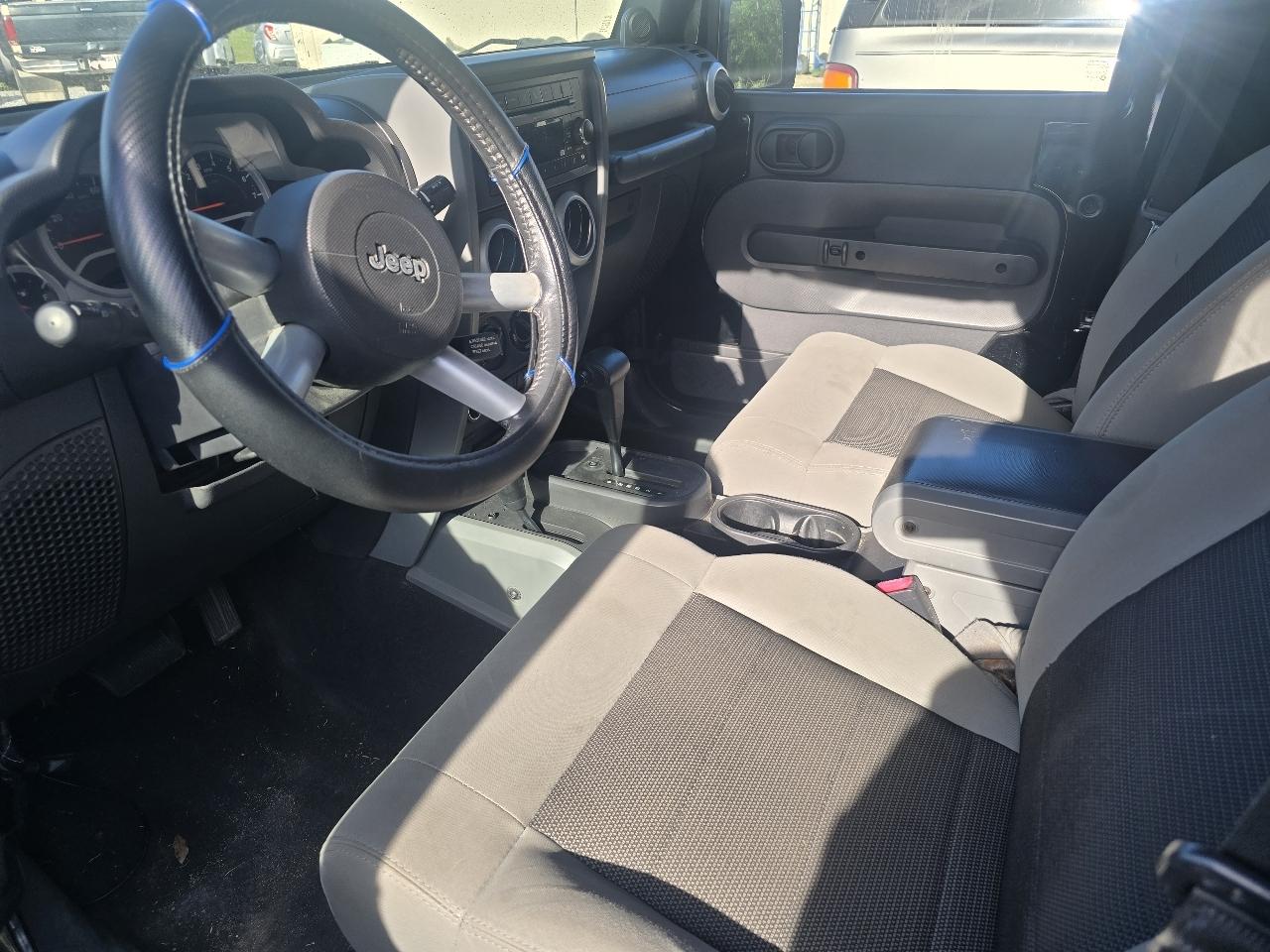 Jeep Wrangler Sahara 4WD 2010