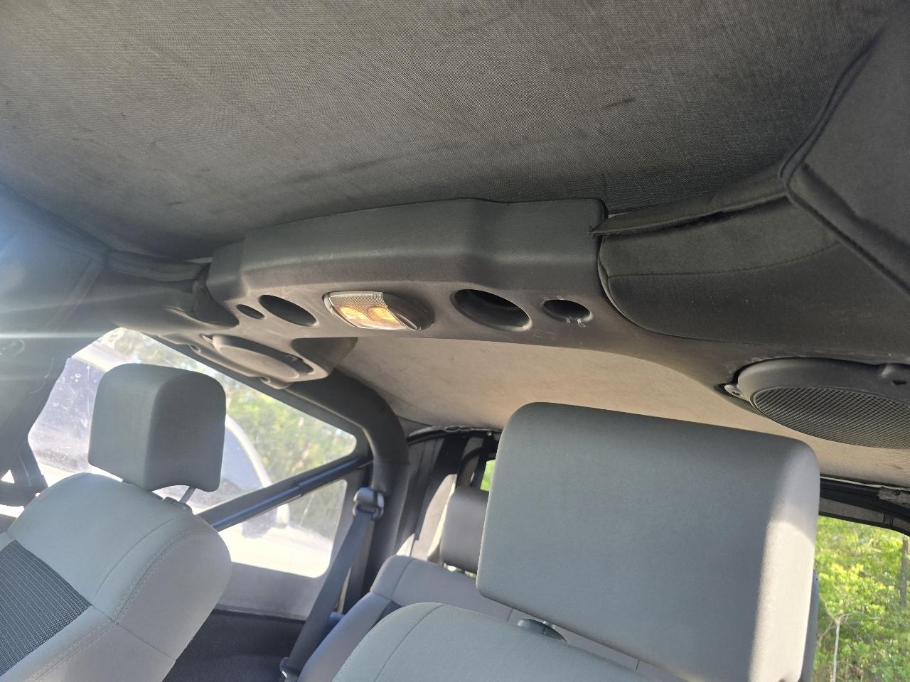 Jeep Wrangler Sahara 4WD 2010