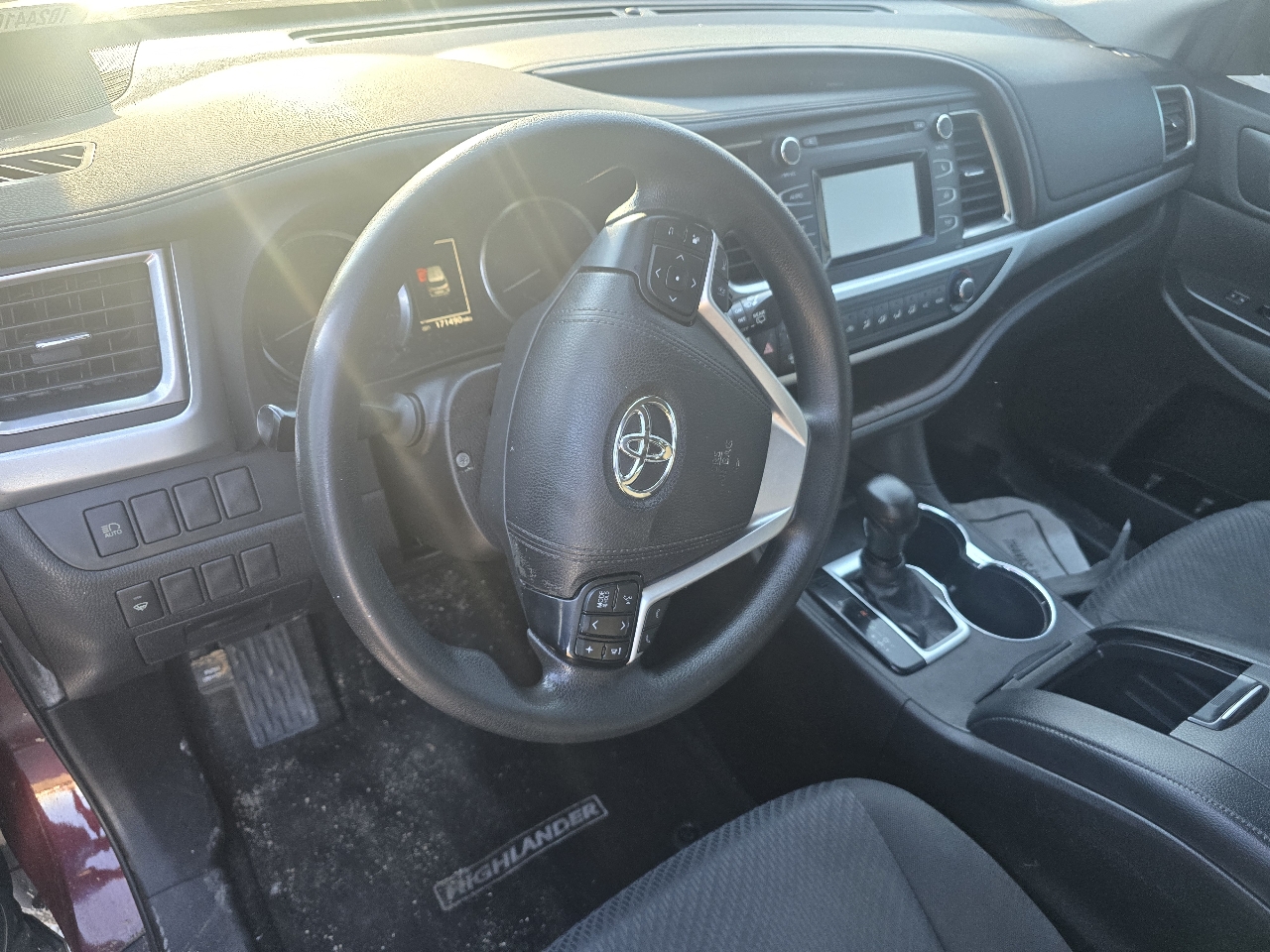 Toyota Highlander LE Plus FWD V6 2019