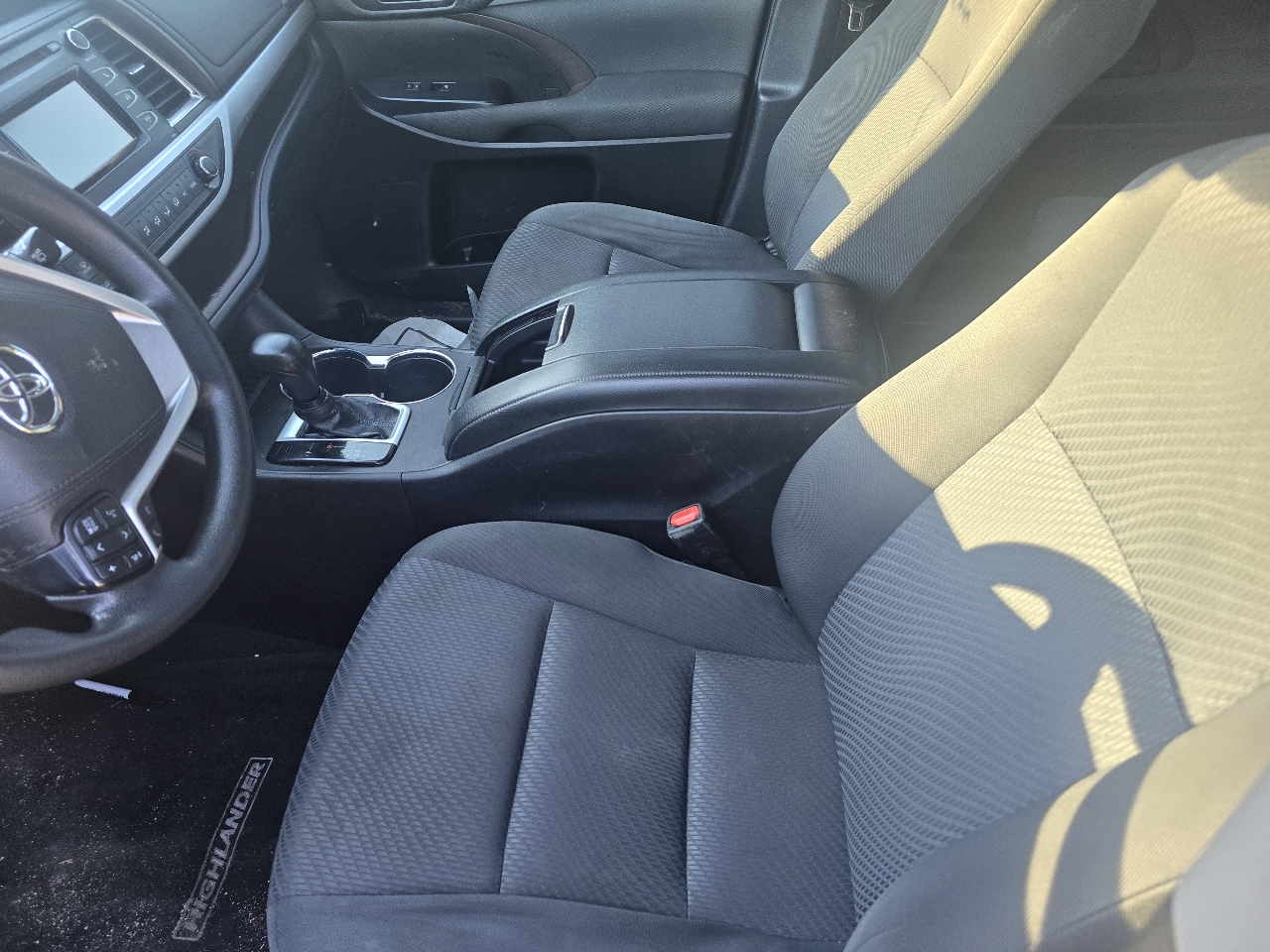 Toyota Highlander LE Plus FWD V6 2019