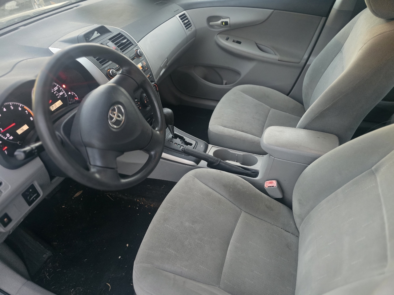 Toyota Corolla S 5-Speed MT 2012