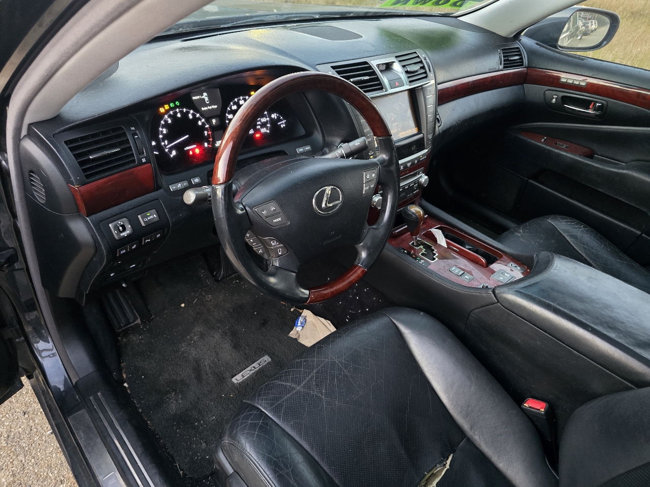 Lexus LS 460 Luxury Sedan 2010