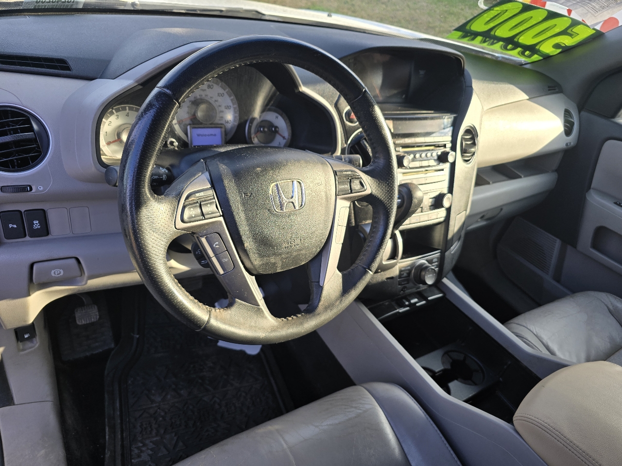 Honda Pilot Touring 2WD 5-Spd AT with DVD 2012