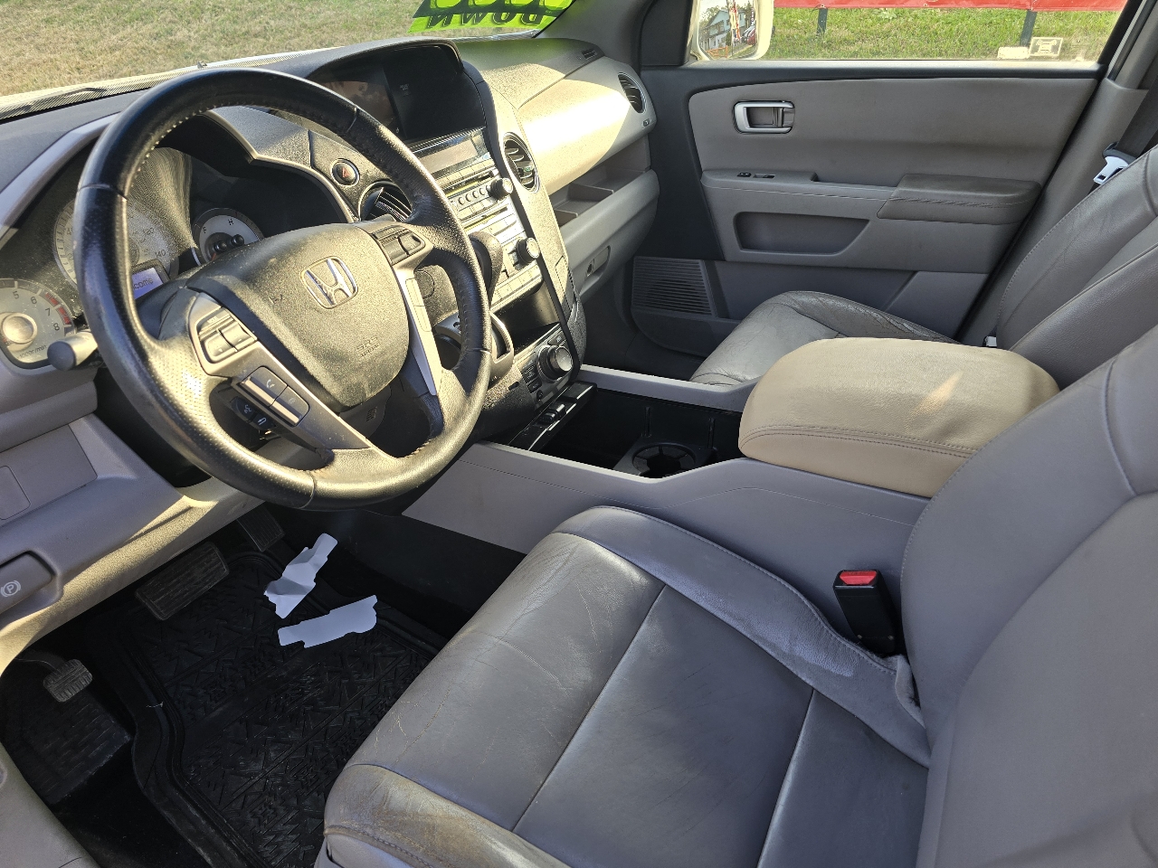 Honda Pilot Touring 2WD 5-Spd AT with DVD 2012