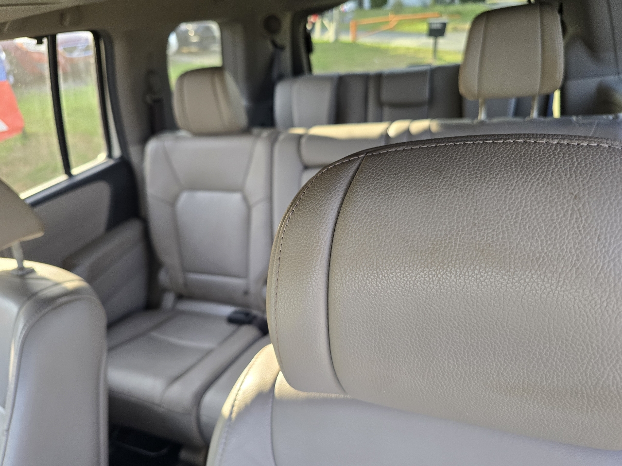 Honda Pilot Touring 2WD 5-Spd AT with DVD 2012