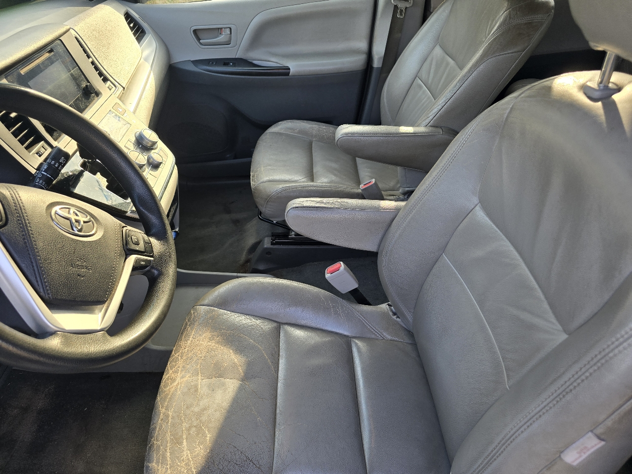 Toyota Sienna L FWD 7-Passenger V6 2015