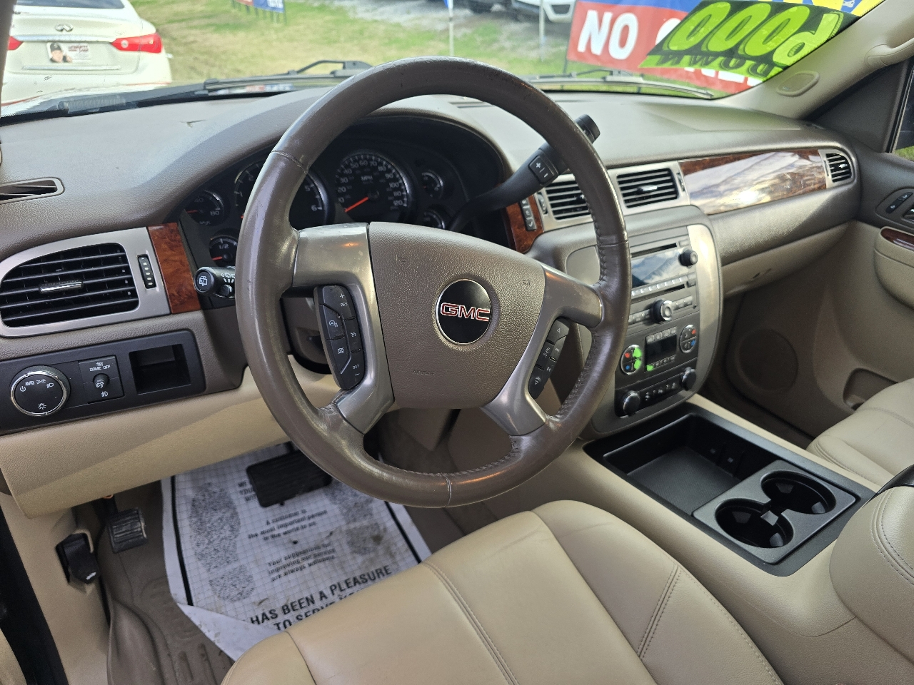 GMC Yukon XL SLT 1/2 Ton 2WD 2014