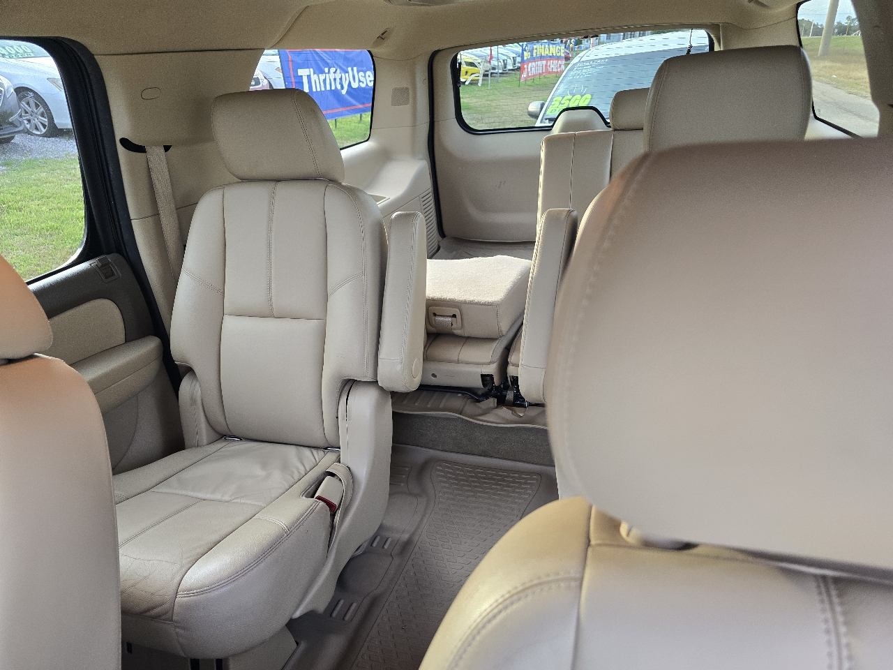 GMC Yukon XL SLT 1/2 Ton 2WD 2014