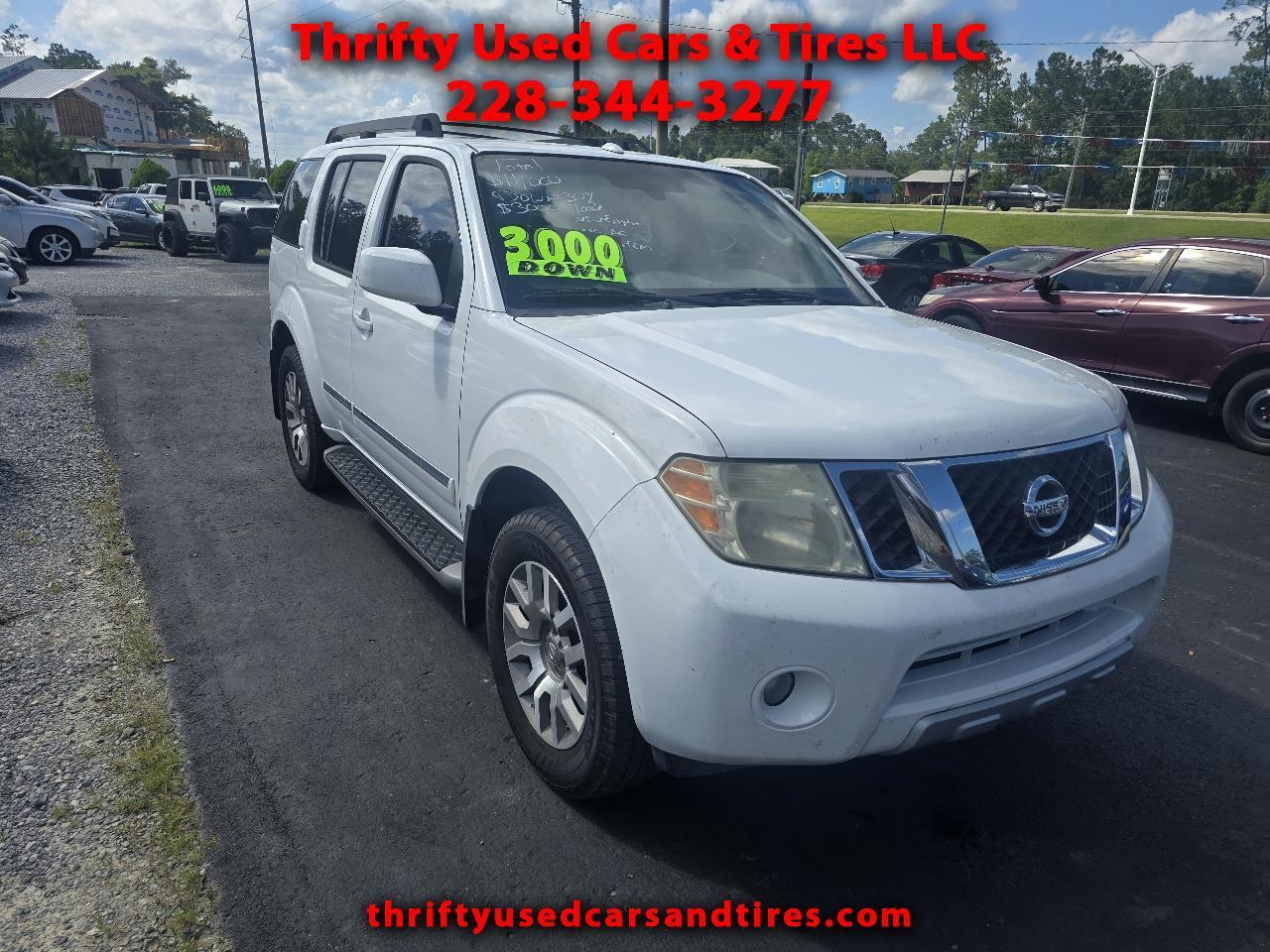 Nissan Pathfinder LE 4WD 2011