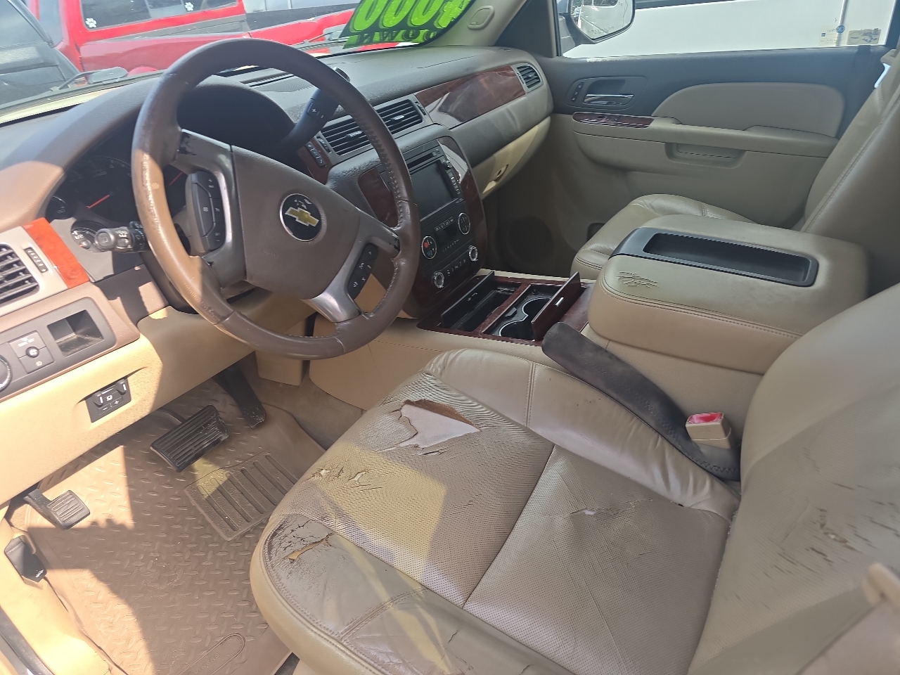 Chevrolet Suburban LTZ 1500 2WD 2011