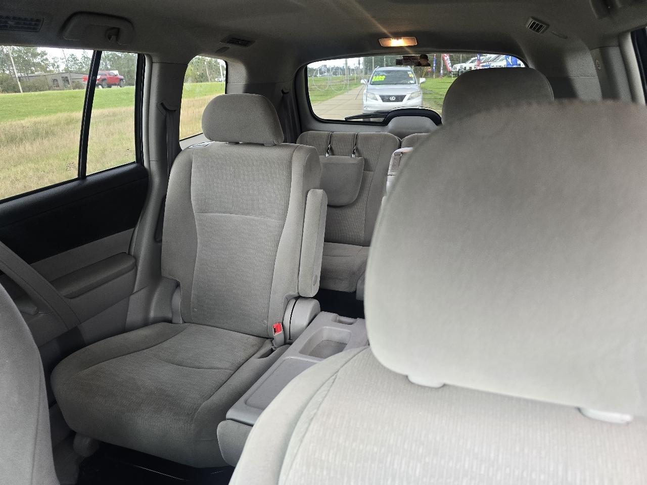 Toyota Highlander Base 2WD I4 2012