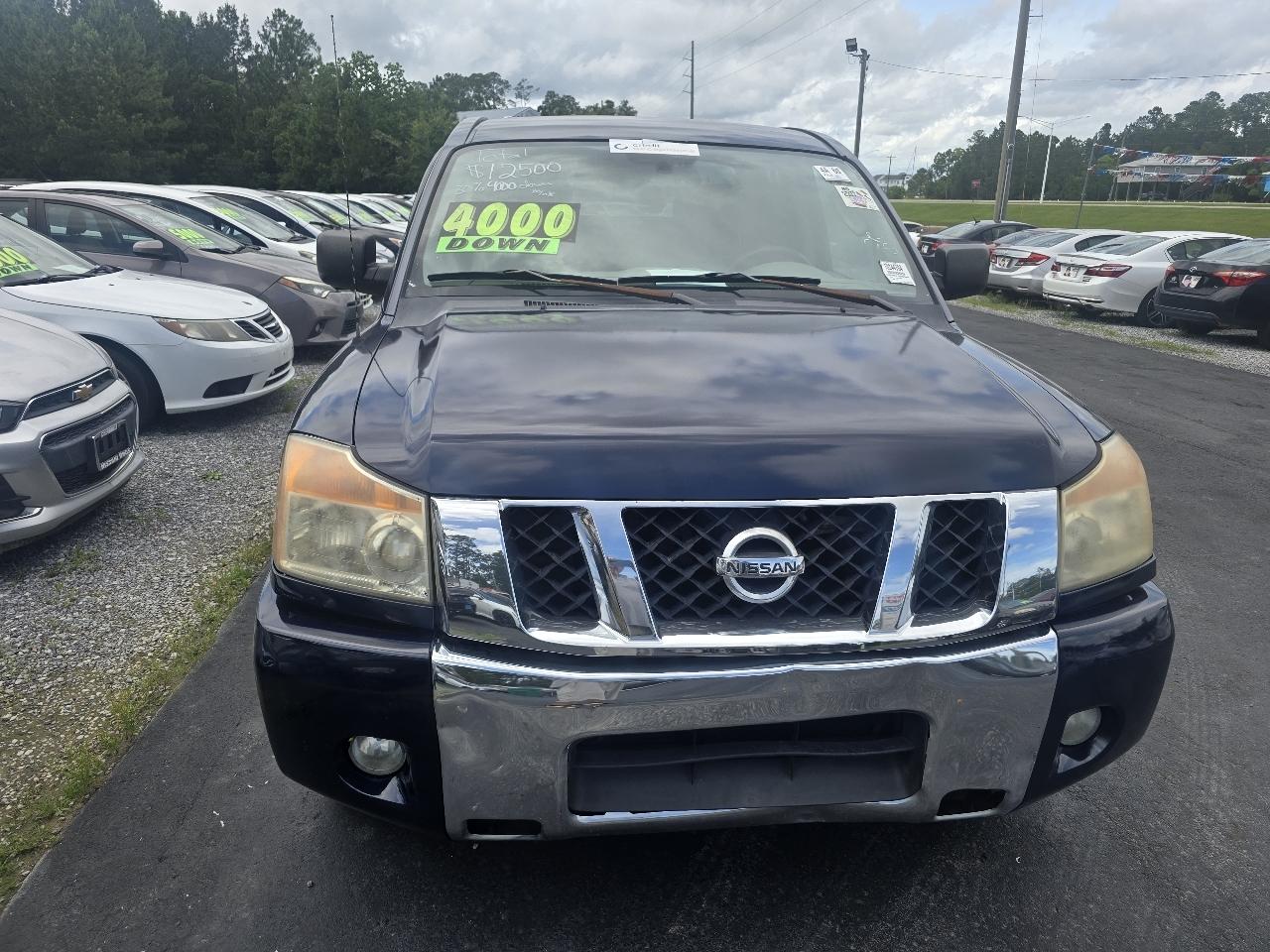 Nissan Titan LE Crew Cab 2WD SWB 2010